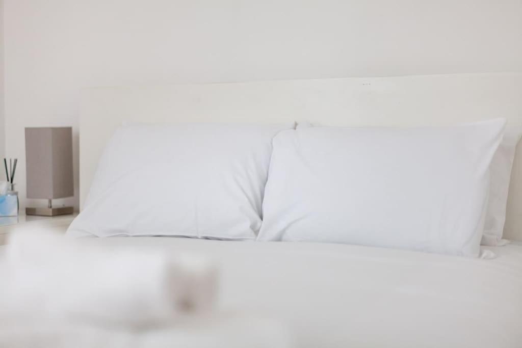 Spacious Retreat 2-Bed In Popular Camden Town Лондон Екстер'єр фото